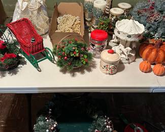 A table full of nice holiday pieces! Christmas, Halloween and Easter! 