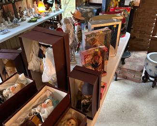 An entire TABLE full of collectible Dolls! 