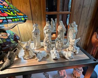 A Table full of Vintage Treasures! Music Boxes, Willow Tree, Tiffany Style Lamp and MORE!