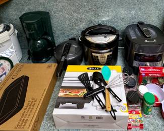 Pampered Chef Items • Pressure Cookers • Coffee Maker • Coffee Dispenser • Panini Grill