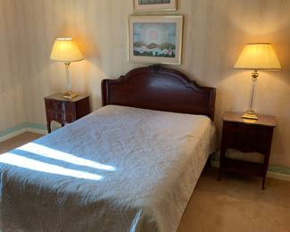 Full bedroom set, matching bedsite tables, glass and breass lamps