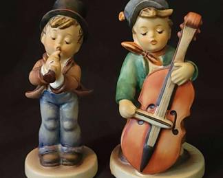 "New Year, New You" in Aiken, SC. Closing on Sat 12/30 at 8pm. Pickup is Tue 1/2 from 12-6pm. Please click here to view more photos, descriptions, and current bids: https://ctbids.com/estate-sale/26004
Andy & Rebecca Beard, Owners of Caring Transitions of Augusta, present this CTBIDS sale! This sale features a Frankart Art Deco, Lamp, Antique Scale, New England Roundtop Hutch Table, Vinyl Records, Vintage Lladros, Steuben Glass Animals, Steinbach Nutcrackers, Signed Wooden Duck Decoys, Craftsman 10" Band Saw & Bench Grinder, Haverty's & Lane Furniture, Enesco & Jim Shore Collectibles, Hummel Figurines, Harbor Lights Lighthouses, Hönes Black Forest German Cuckoo Clock & More! SC Auc Lic 4849