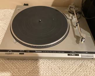 TURNTABLE