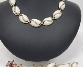 Vintage Coro Brand Earrings & Matching Jewelry Set