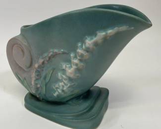 Roseville Pottery Foxglove Cornucopia Vase 166-6"