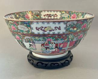 Vintage Chinese Rose Famille
Medallion Porcelain Bowl