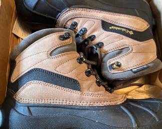 Men's Columbia hiking boots (open box)