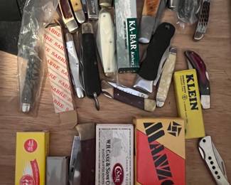 Assorted pocket knives