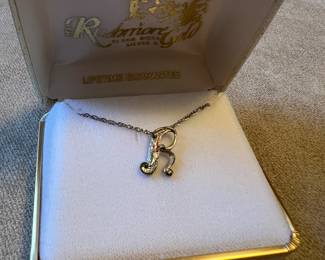 Rushmore Gold "R" pendant