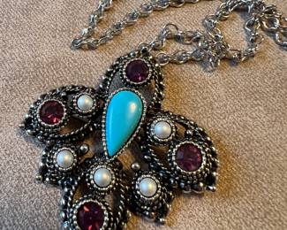 Sarah Coventry pin pendant