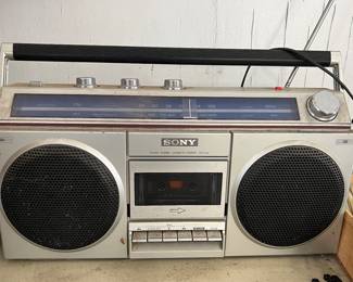 Assorted boom boxes