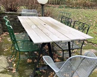 Outdoor furnishings including Russell Woodard chairs
