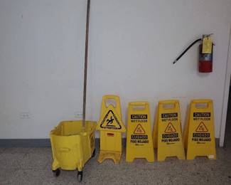Rolling Mop Bucket Mop 4 Wet Floor Signs