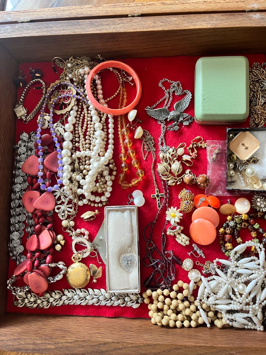 GoldenTree Estate Sale Vintage in Philly starts on 1/5/2024