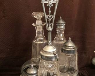 Cruet Set / Condiments