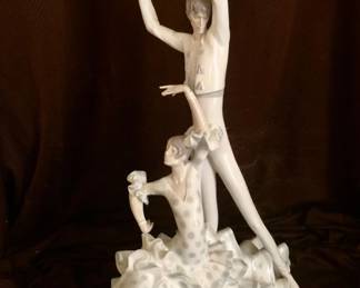 #3 Lladro ‘Flamenco Dancers’ Large Romantic Dancing Couple Porcelain Figurine #4519.  Mint Condition, Comes with Box. This collectible figurine was originally designed by  Fulgencio Garcia in 1970, retired 1994. Measures 20 T X 12 W $600