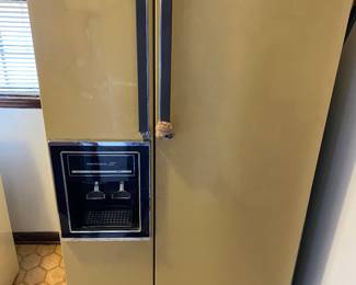Kenmore Side by Side Refrigerator (Good Condition)