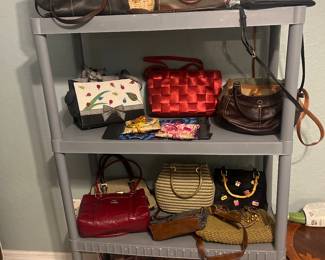 Lots of great purses !