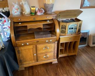 NEWER ROLL TOP DESK