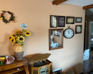 WONDERFUL WALL DECOR