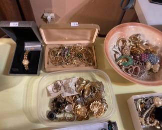 MISCELLANEOUS JEWELRY.  NO GOLD.  