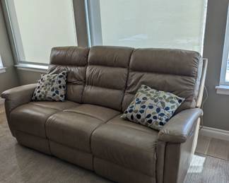 Reclining sofa 