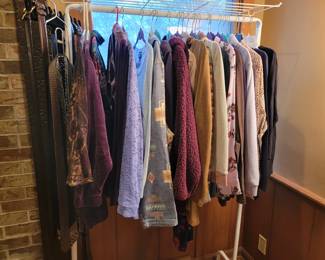 LADIES 1X - 2X CLOTHING.  QVC & LANDS END 