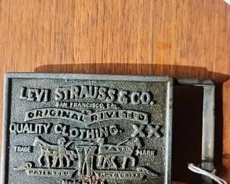 vintage 70s Levi Strauss belt buckle