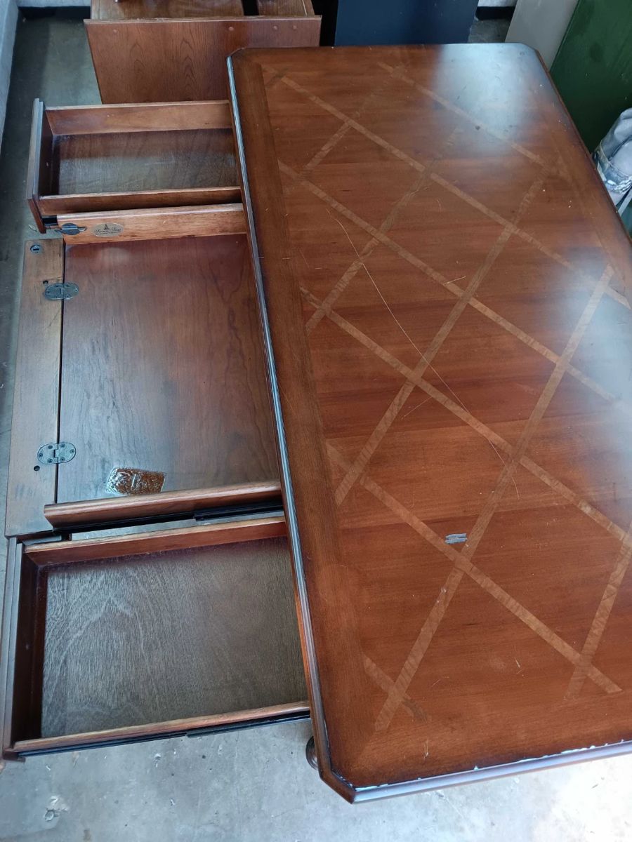 Estate Sales Athens starts on 12/21/2023