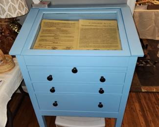 Writing/display top desk