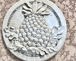 Pineapple wall decor