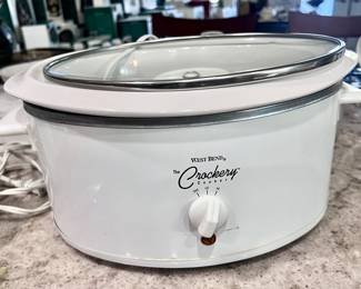 Slow cooker