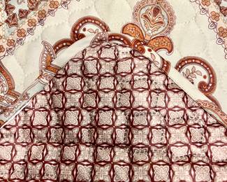 Reversible queen bedding