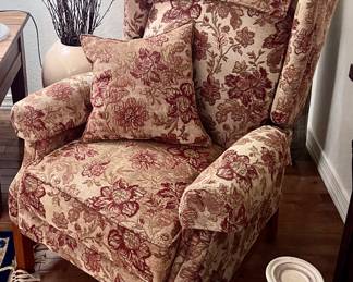 Reclining living room armchair 