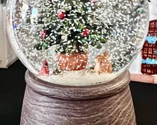 Cute snow globe 