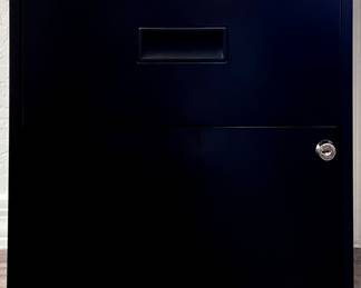 File cabinet with lock 