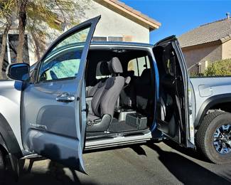 2016 Toyota Tacoma Truck for sale. 4-wheel drive, new tires, bed cover, 45,000 miles, one elderly owner, no accidents, no scratches, no dents, always detailed, only one person, the owner ever rode in the vehicle, We are taking bids starting Friday at 8m until Sunday noon. 