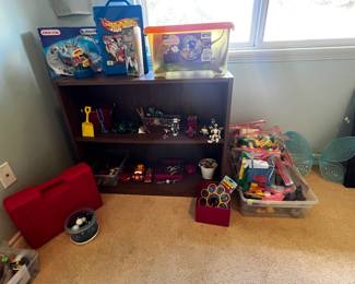 misc toys and legos, hotwheels