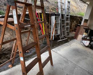 wooden ladders, aluminum ladder, extension ladder, folding ladder