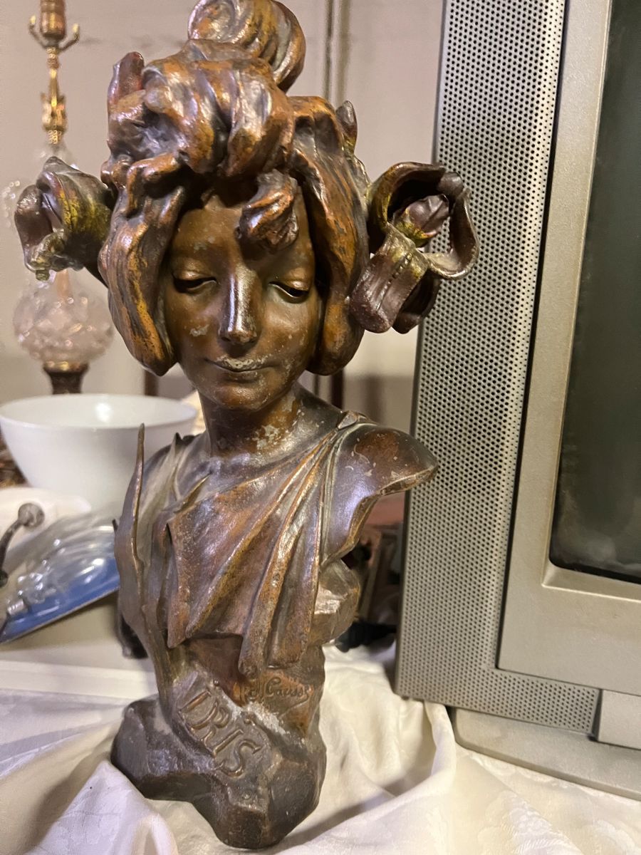 Charming metal statue Titled “Iris” Julien Causse