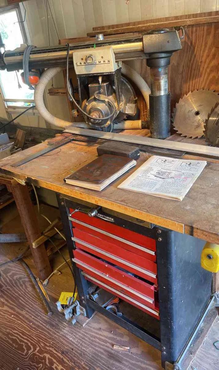 Village of Lake Tarpon Online Estate Sale... starts on 12/21/2023