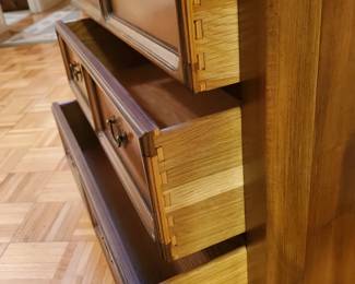 Dovetail construction
