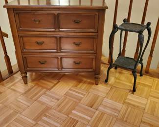 Side chest of drawers...