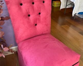 Suede Vanity Chair
$150