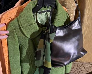 Tons of Designer Womens Clothes SUITS DRESSES PANTS BLOUSE JACKETS EVENING GOWNS SWIM SUITS 
Designer Women's Shoes Handbags 