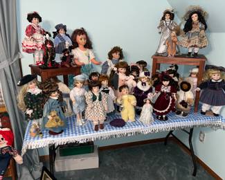 lots of great dolls in excellent condition