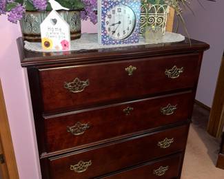 chest of drawers