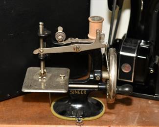 0439Sewing Room