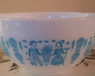 Vintage Pyrex Bowl