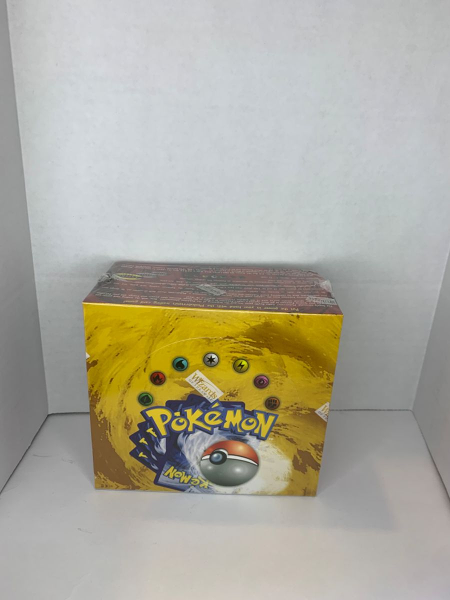 Base Set Pokémon Box 